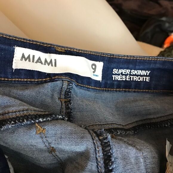 DISTRESSED blue  jean 🌻 - Picture 3 of 5